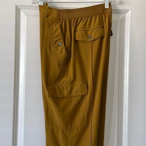 Athleta Vienna Cargo Pants size 4 - Brass Yellow (copper color)